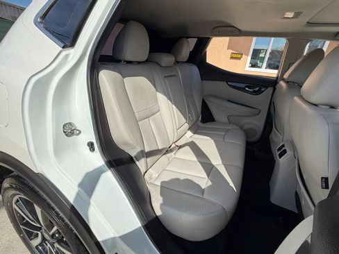 Used 2018 Nissan Rogue Sport SL w/ SL Premium Package FWD image 24