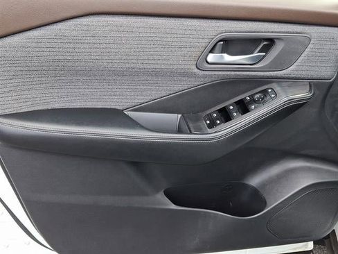 Certified 2023 Nissan Rogue SV image 13