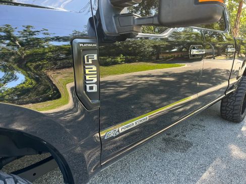 Used 2019 Ford F250 Platinum w/ Platinum Ultimate Package AWD/4WD image 10