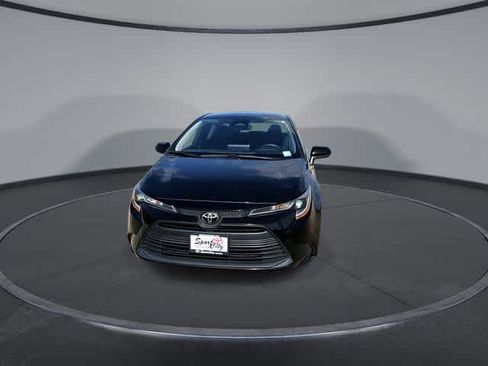 Used 2024 Toyota Corolla LE FWD image 3
