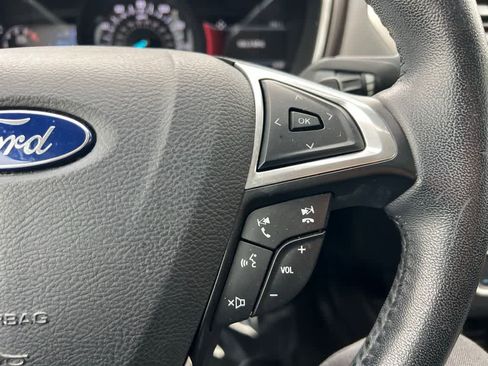 Used 2017 Ford Fusion SE w/ Fusion SE Technology Package image 22