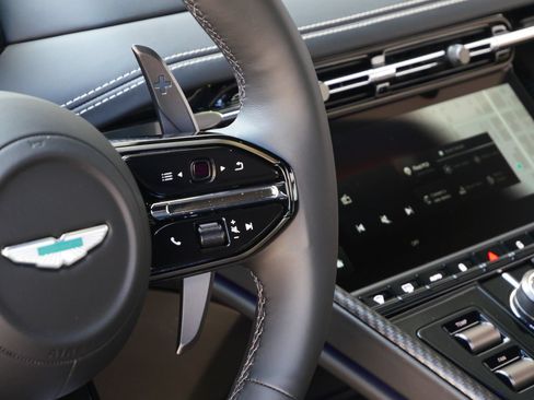 Used 2025 Aston Martin DB12 Coupe RWD image 19