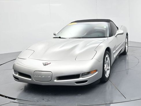 Used 2004 Chevrolet Corvette Convertible w/ Preferred Equipment Group RWD image 3