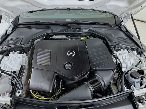 Used 2025 Mercedes-Benz C 300 4MATIC Sedan image 33