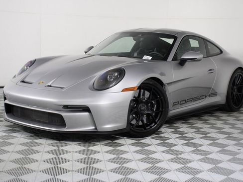 Certified 2024 Porsche 911 GT3 RS RWD image 32