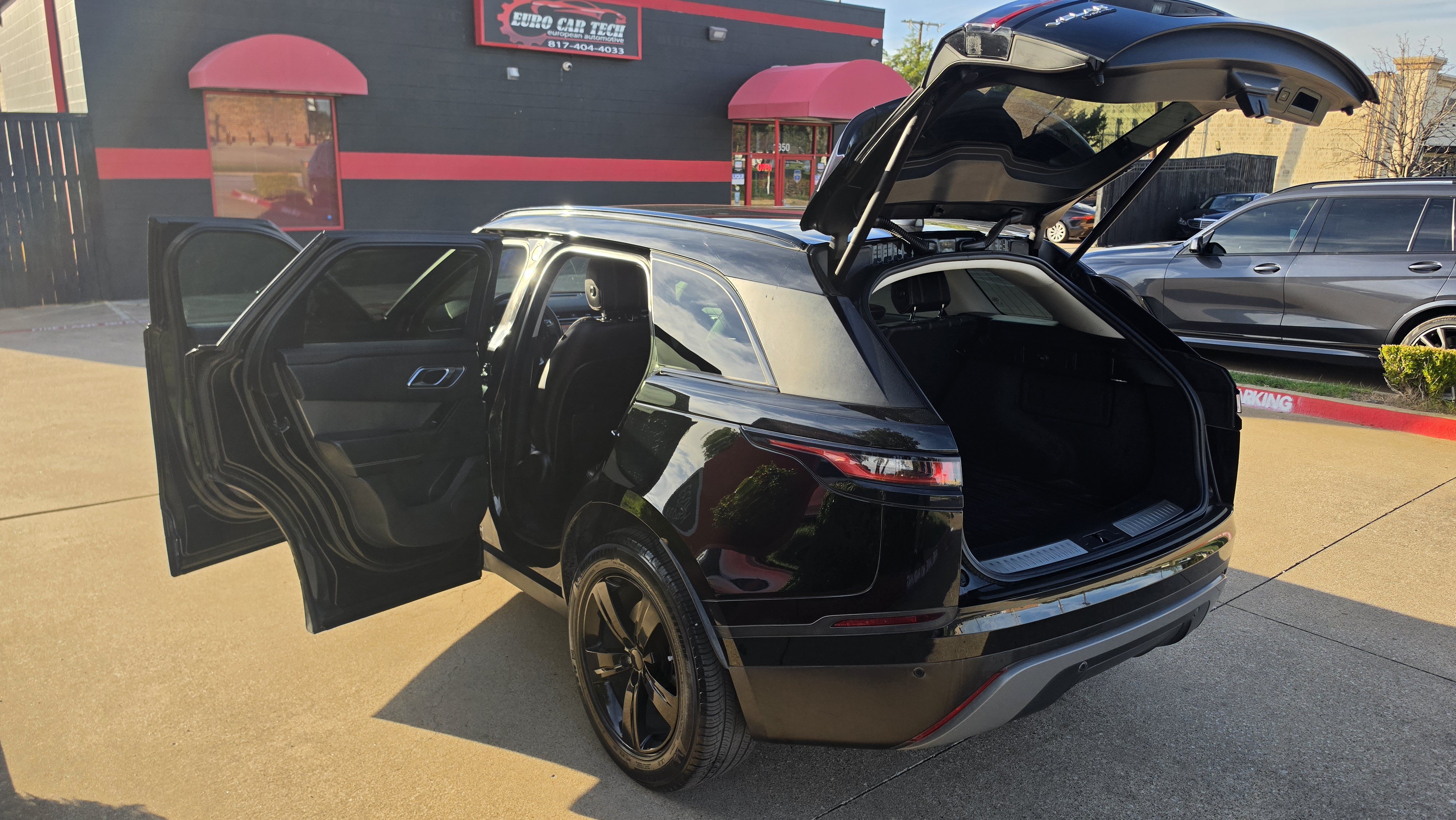 Used 2018 Land Rover Range Rover Velar S AWD/4WD image 18