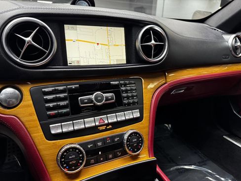 Used 2016 Mercedes-Benz SL 550 image 36