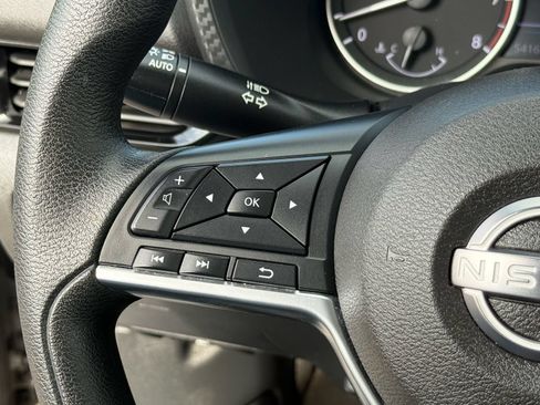 Used 2024 Nissan Sentra SV FWD image 16