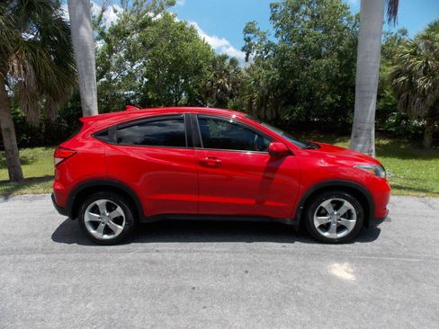 Used 2017 Honda HR-V LX image 17