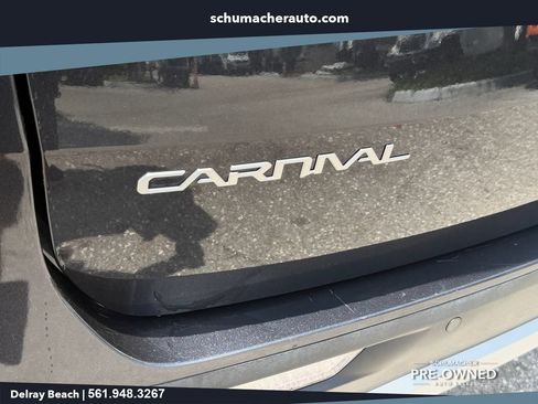 Used 2024 Kia Carnival LX FWD image 14