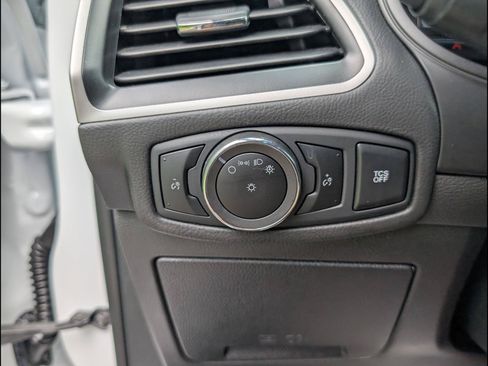 Used 2024 Ford Edge SEL AWD/4WD image 17