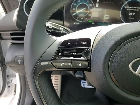 New 2025 Hyundai Elantra SEL image 17