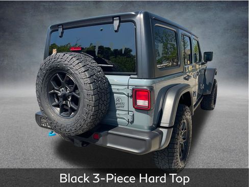 Used 2024 Jeep Wrangler Unlimited AWD/4WD image 8