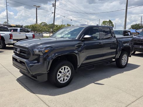 Certified 2024 Toyota Tacoma SR AWD/4WD image 3