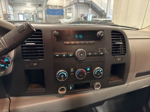 Used 2008 GMC Sierra 2500 W/T w/ Work Truck Preferred Package image 11