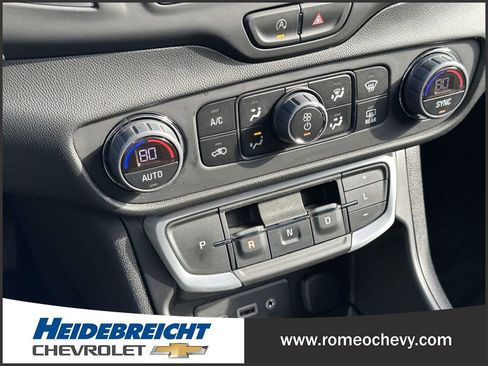 Used 2022 GMC Terrain SLE w/ Driver Convenience Package image 28