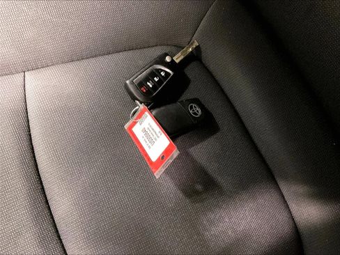 Used 2022 Toyota Corolla LE FWD image 27