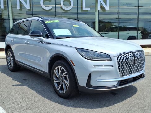 Certified 2025 Lincoln Corsair AWD w/ Equipment Group 101A image 1