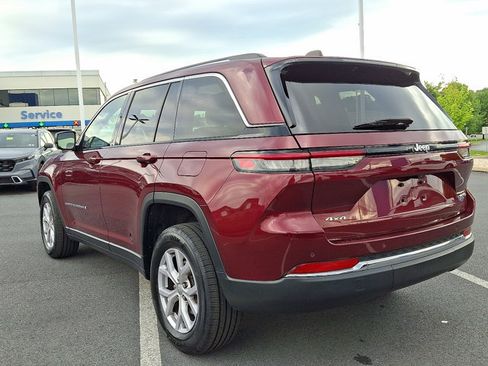 Used 2022 Jeep Grand Cherokee Limited AWD/4WD image 4