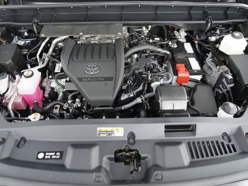 Certified 2024 Toyota Highlander XLE AWD/4WD image 24