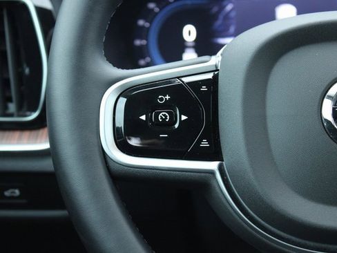 Used 2025 Volvo V60 B5 Cross Country Plus image 25