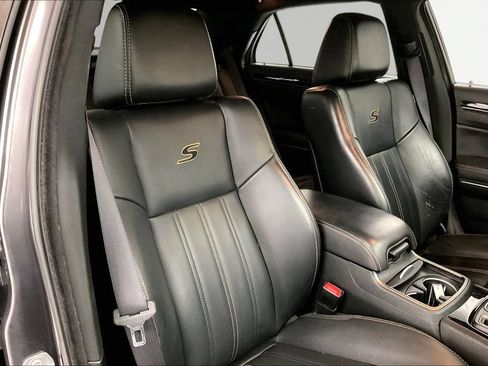 Used 2016 Chrysler 300 S w/ Safetytec Plus Group AWD/4WD image 24