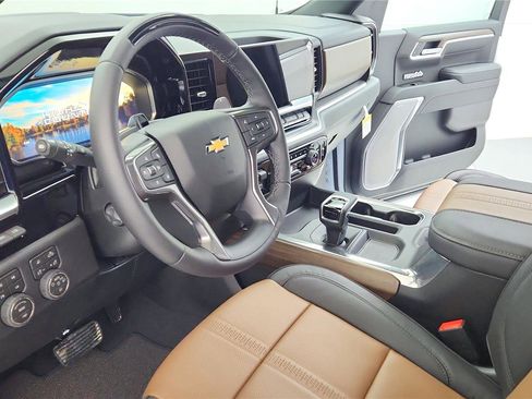 New 2026 Chevrolet Silverado 1500 High Country w/ Technology Package AWD/4WD image 11