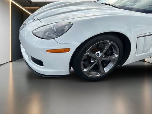 Used 2013 Chevrolet Corvette Grand Sport w/ 4LT Preferred Equipment Group RWD image 2