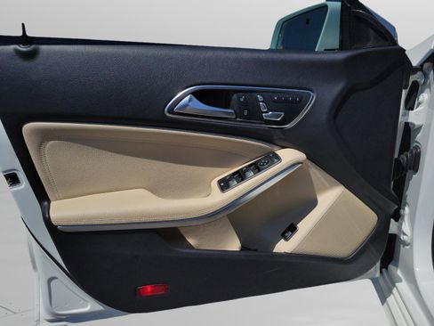 Certified 2018 Mercedes-Benz CLA 250 image 15