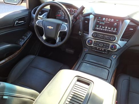 Used 2018 Chevrolet Suburban Premier image 17