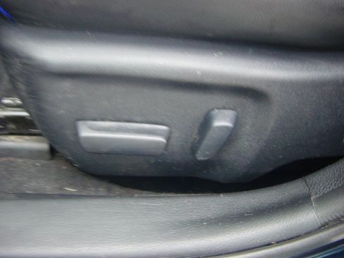 Used 2017 Toyota Corolla XSE image 12