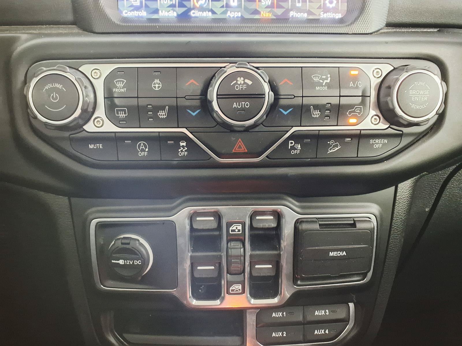Used 2021 Jeep Wrangler Unlimited Sahara AWD/4WD image 20