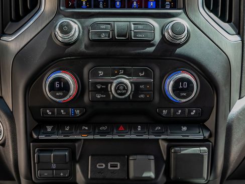 Used 2023 GMC Sierra 3500 Denali w/ Denali Ultimate Package image 26