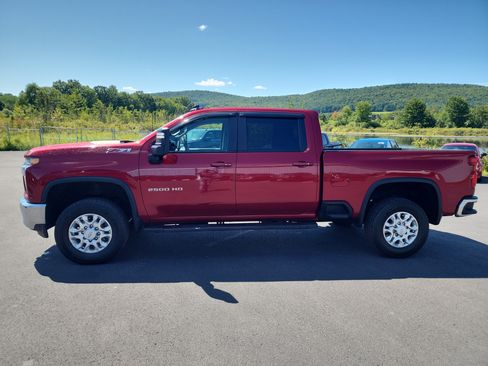 Used 2020 Chevrolet Silverado 2500 LT w/ Convenience Package AWD/4WD image 5