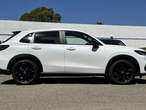 Used 2023 Honda HR-V Sport image 3