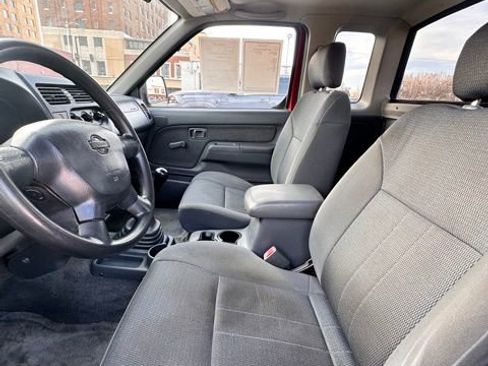 Used 2001 Nissan Frontier XE image 15