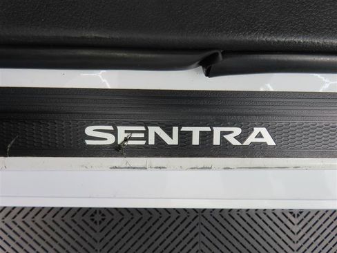 Used 2025 Nissan Sentra SV FWD image 17