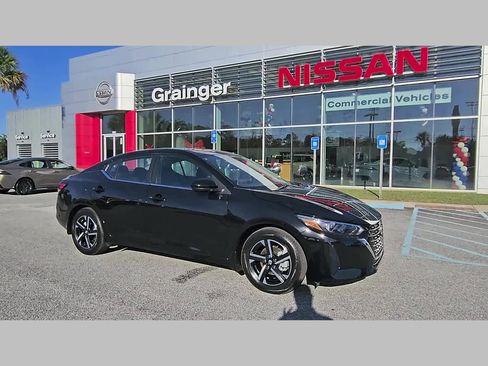 Used 2024 Nissan Sentra SV FWD image 17