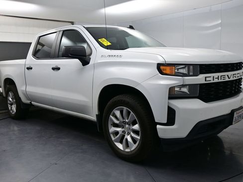 Used 2021 Chevrolet Silverado 1500 Custom image 2
