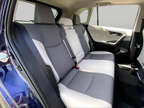 Used 2025 Toyota RAV4 XLE w/ Convenience Package FWD image 19