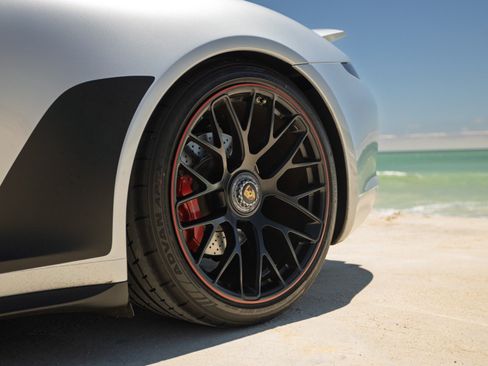 Used 2015 Porsche 911 Cabriolet image 16