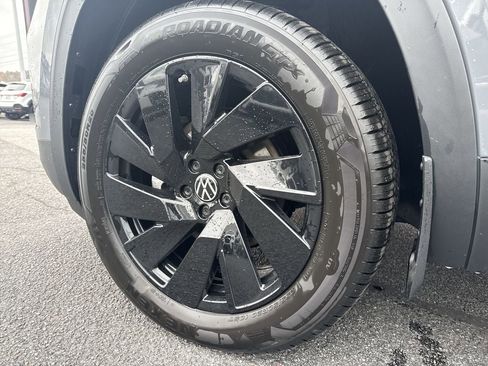 New 2026 Volkswagen Atlas SE image 8