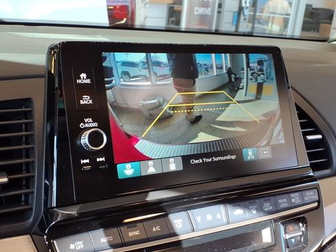 New 2026 Honda Odyssey Touring image 19