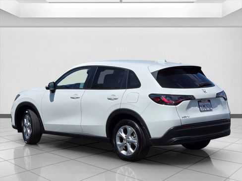 Certified 2023 Honda HR-V LX image 7