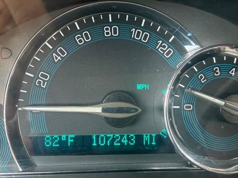 Used 2011 Chevrolet HHR LT FWD image 35