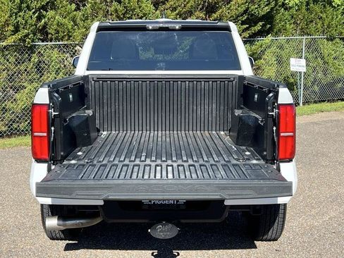 Used 2025 Toyota Tacoma SR5 RWD image 38