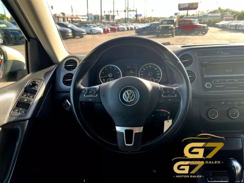 Used 2013 Volkswagen Tiguan S FWD image 11