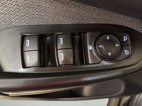Used 2025 Chevrolet TrailBlazer LT AWD/4WD image 16
