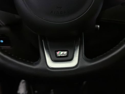 Used 2019 Jaguar F-PACE R-Sport image 36