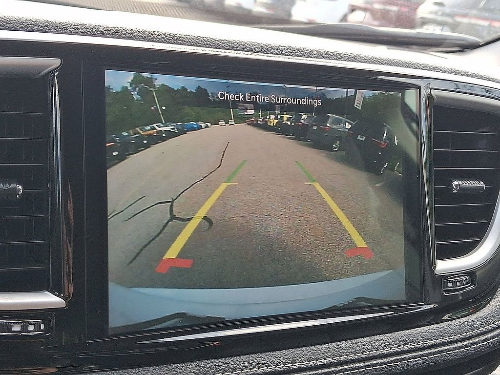 Used 2024 Chrysler Pacifica Touring-L FWD image 15